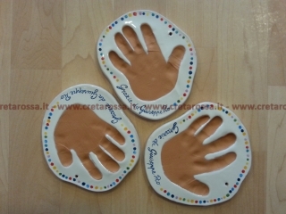 cod.art: re37 - Regalo per le maestre: impronta delle mani  personalizzate. Ne vorresti una simile? Passa a trovarci e le realizzeremo insieme. 